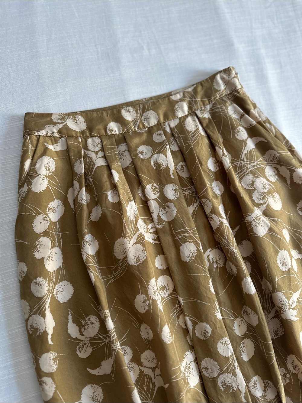 BODEN Silk Pleated Knee-Length Skirt | 4 - Picture 4 of 11